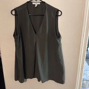 Like new sleeveless dress shirt